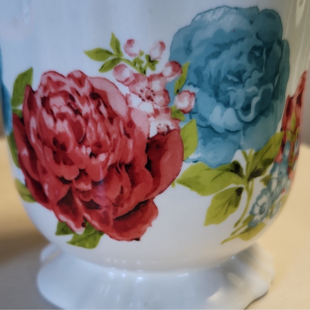 The Pioneer Woman Sugar Bowl and Salt & Pepper shaker set . EUC - Picture 4 of 7